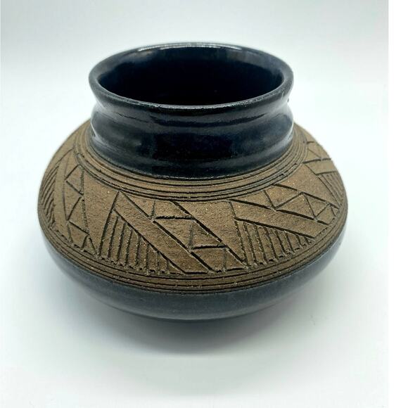 Vintage Mary‎ Tuttle  Southwestern Pottery Etched Design Stoneware signed - Picture 2 of 11